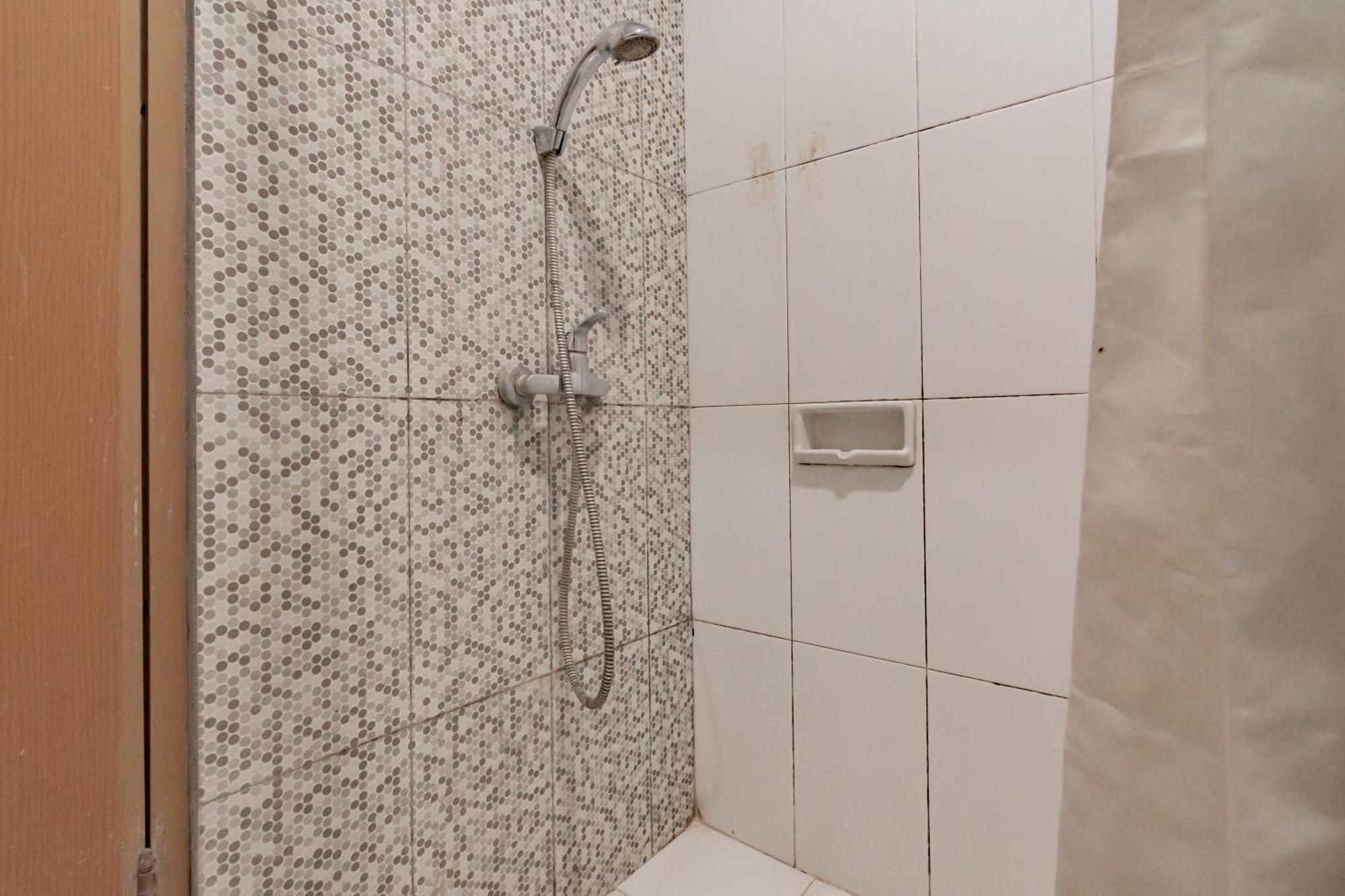 ホテル レッドドアーズ ニア シンパン ダゴ 2 バンドゥン 部屋 写真