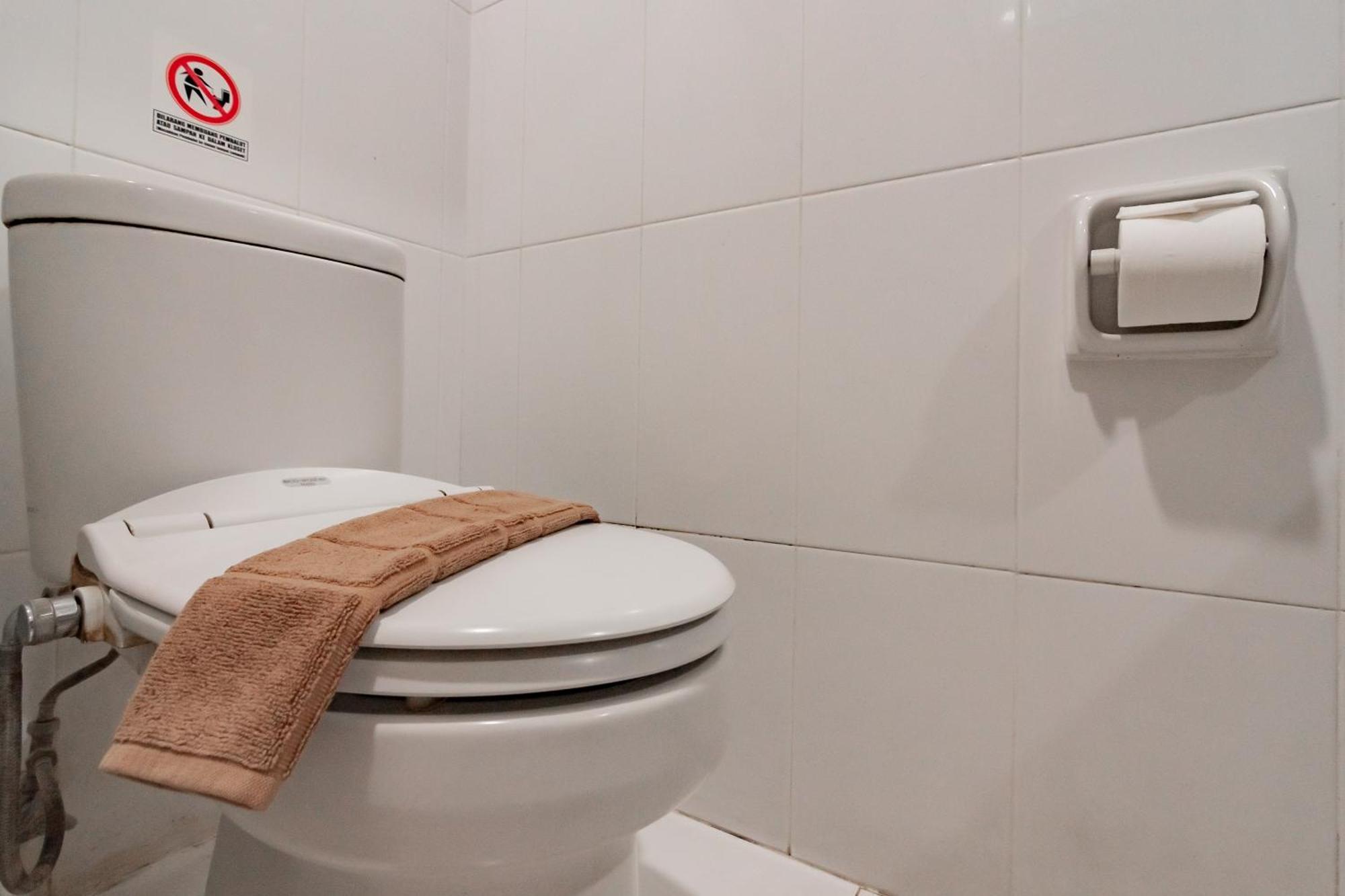 ホテル レッドドアーズ ニア シンパン ダゴ 2 バンドゥン 部屋 写真